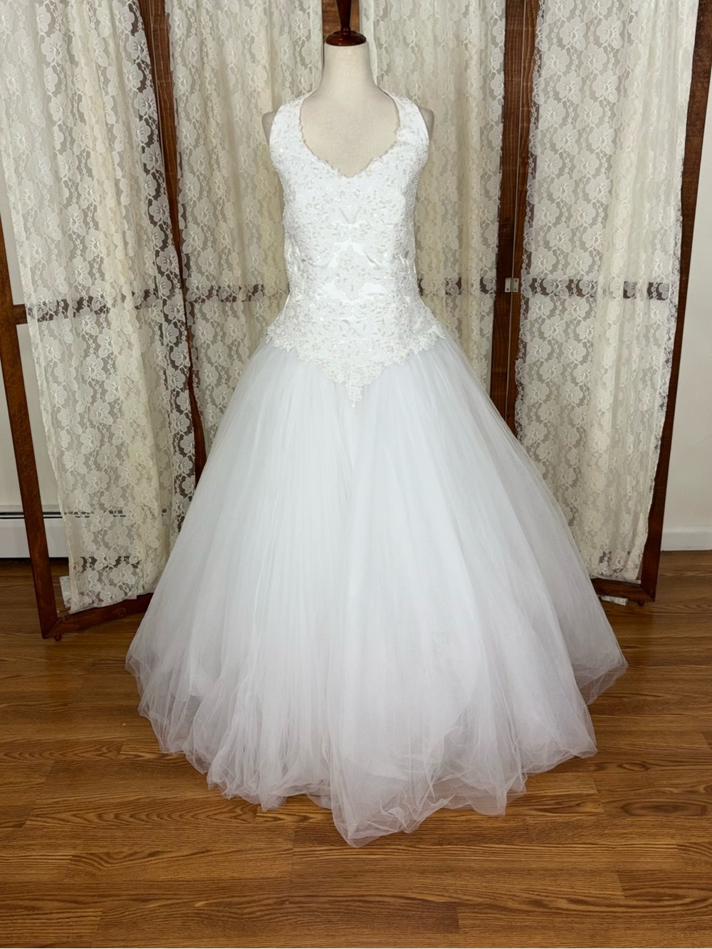Beautiful Vintage Y2K David’s Bridal Halter Tulle Wedding Gown